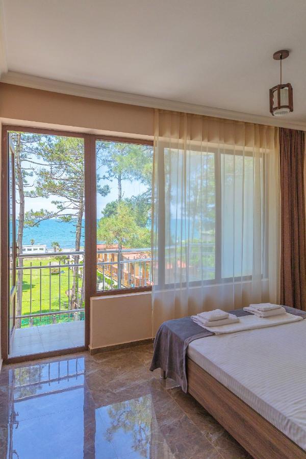 Samni Hotel Ureki Exterior photo