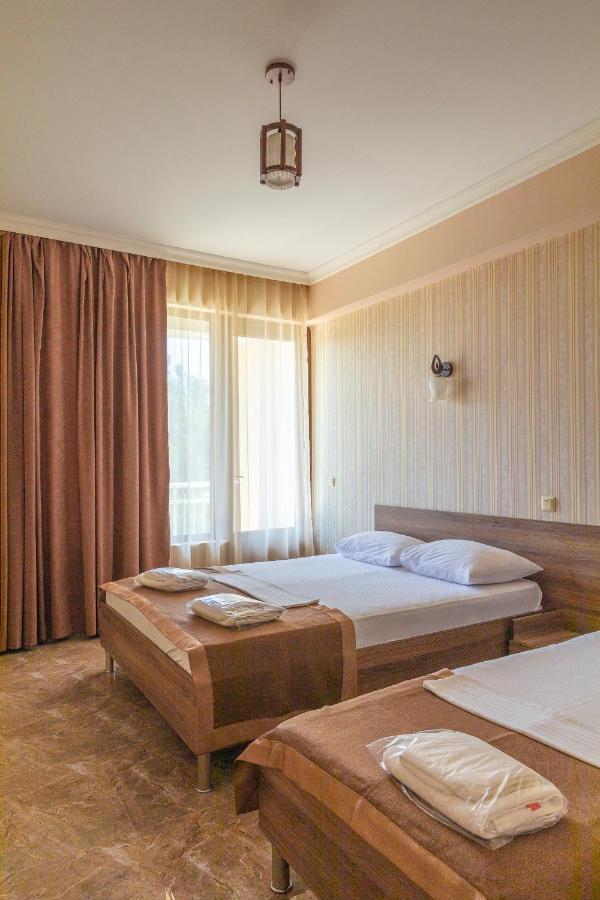 Samni Hotel Ureki Exterior photo