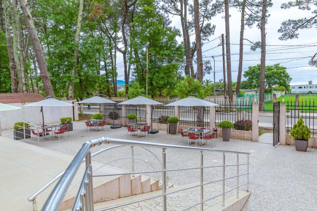Samni Hotel Ureki Exterior photo