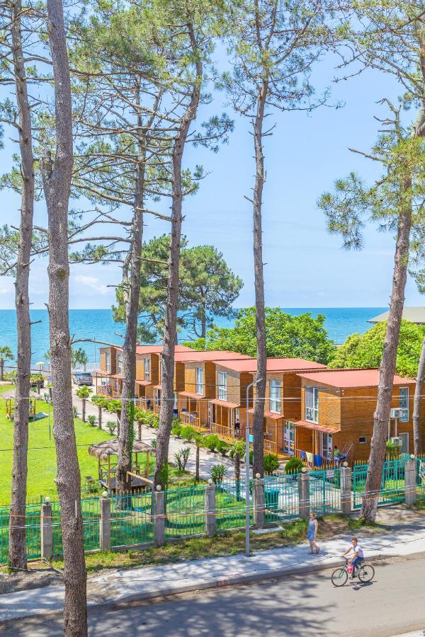 Samni Hotel Ureki Exterior photo